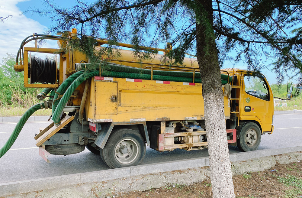 283朝天宫清洗抽粪车